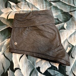 Lululemon size 10 yoga shorts